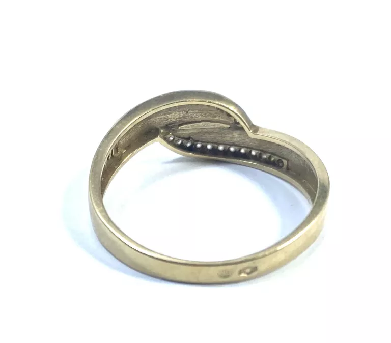 ZŁOTY PIERŚCIONEK 333 - 1,70G - R.19