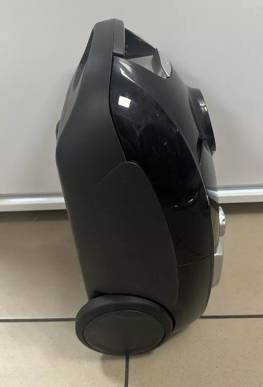 ODKURZACZ WORKOWY ELECTROLUX EEG42EB