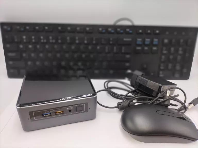 KOMPUTER MINI PC INTEL NUC7I3BNH / I3 7GEN / 8GB