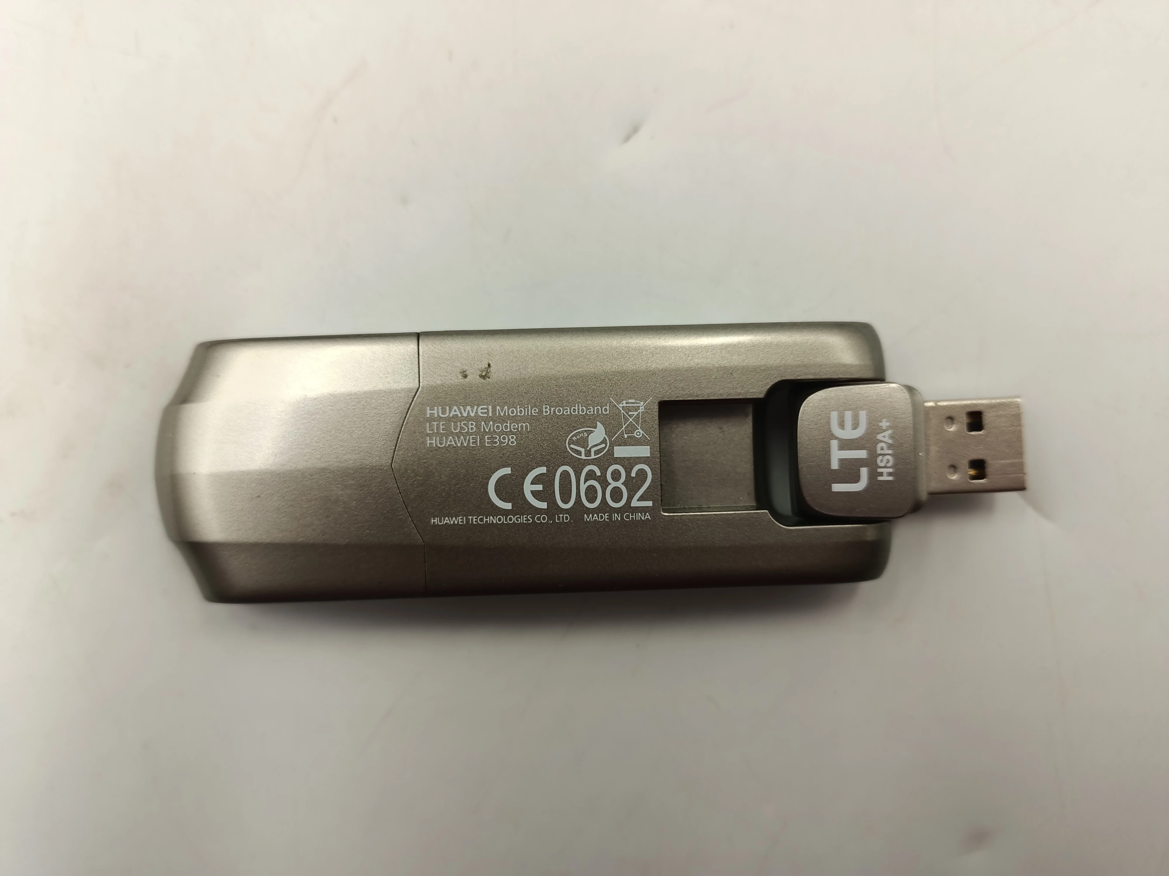 huawei-modem-usb-e398-sluchawki-bt-stan-11323-2