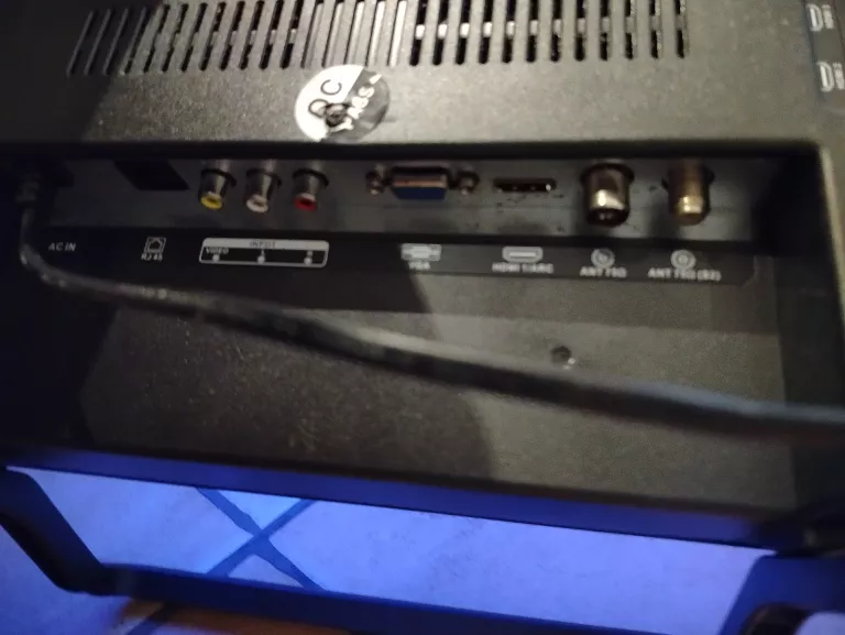 TELEWIZOR MANTA 32LHA29E DVBT2 / ANDROID WIFI