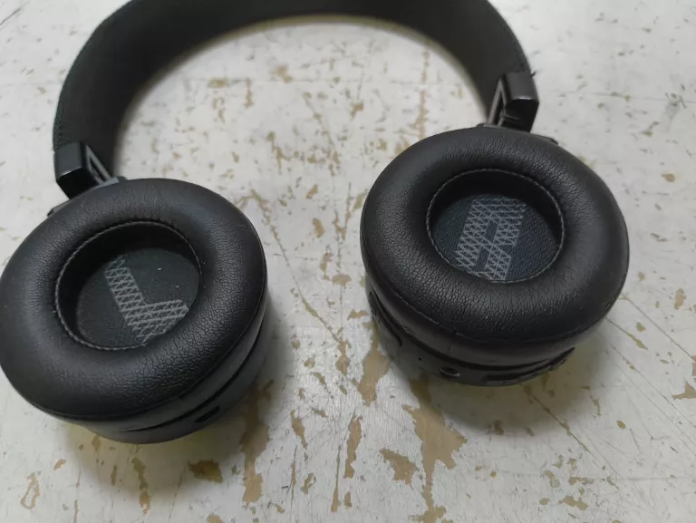 sluchawki-jbl-live-400-bt-marka-203745-217933