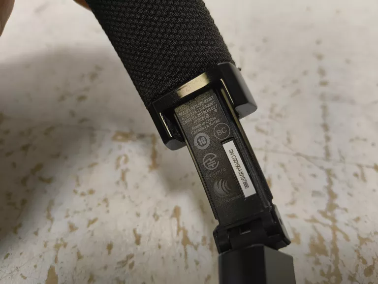 sluchawki-jbl-live-400-bt-kolor-dominujacy-129357-2