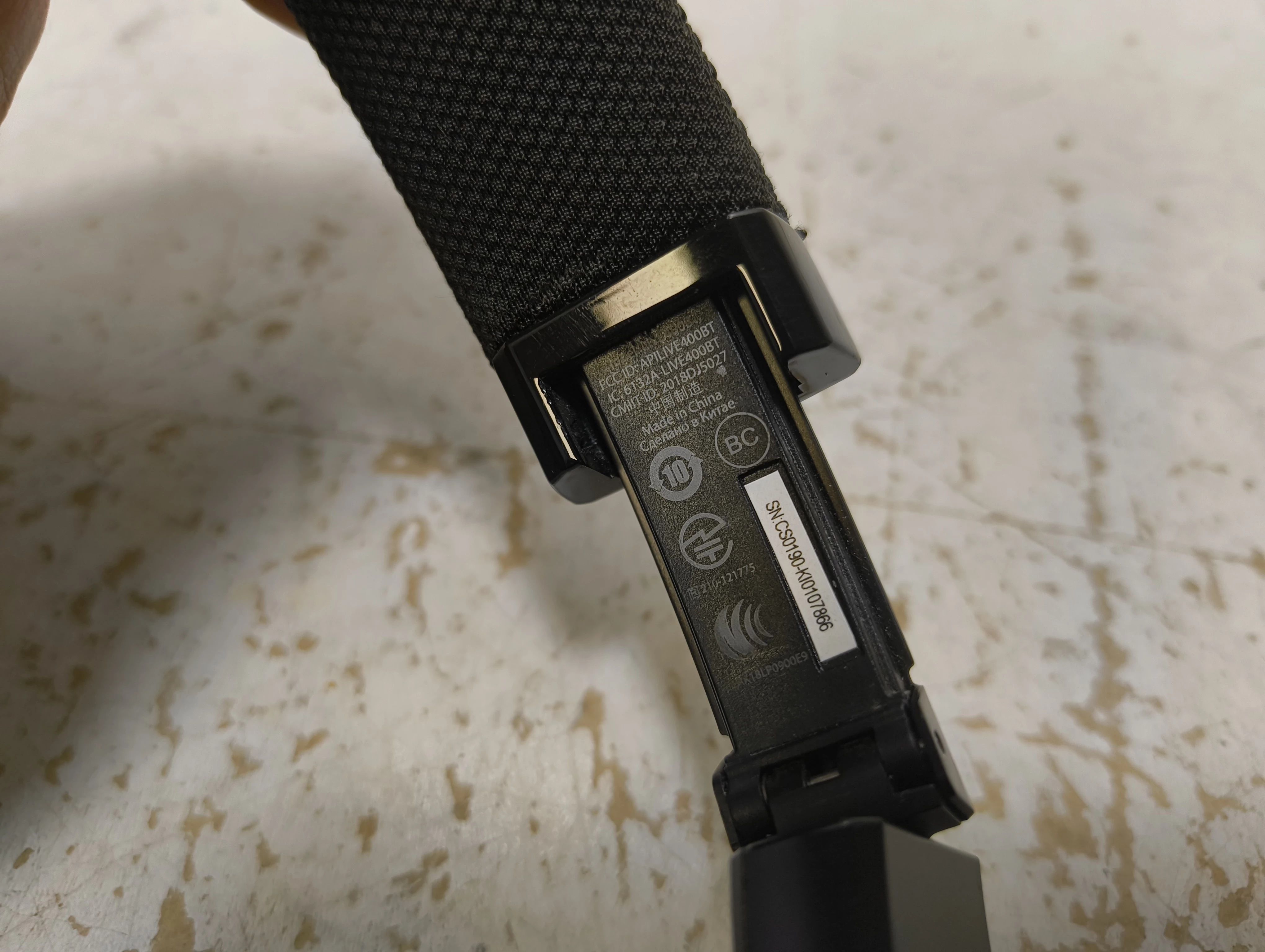 sluchawki-jbl-live-400-bt-kolor-dominujacy-129357-2