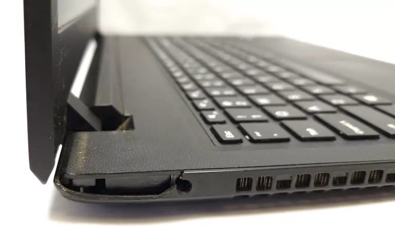 LAPTOP LENOVO IDEAPAD 110-15ISK INTEL I3- 6100 / RADEON R5 SSD 256/12GB