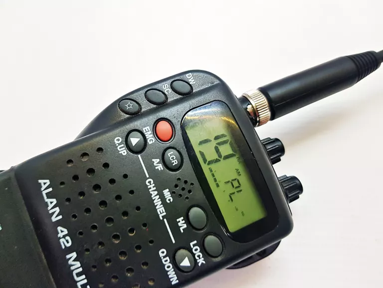 RĘCZNE RADIO CB MIDLAND ALAN 42 ANTENA / POJEMNIK NA BATERIE
