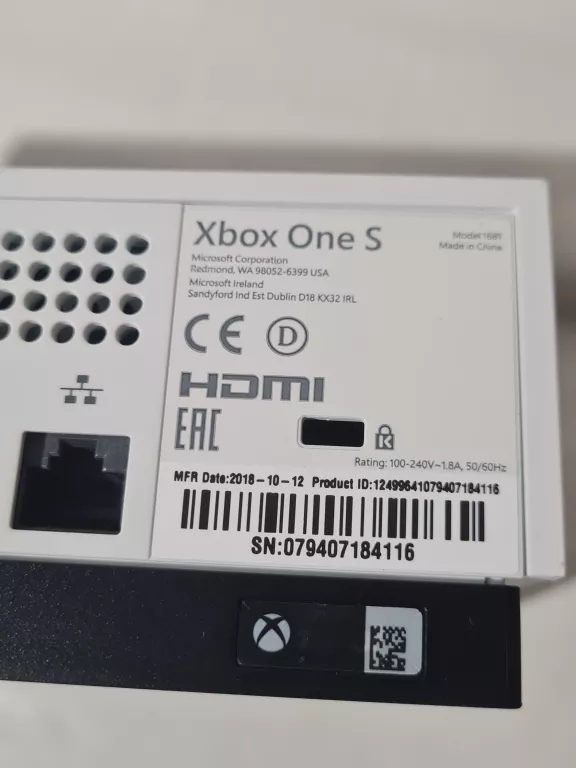 KONSOLA XBOX ONE S 1TB + PAD