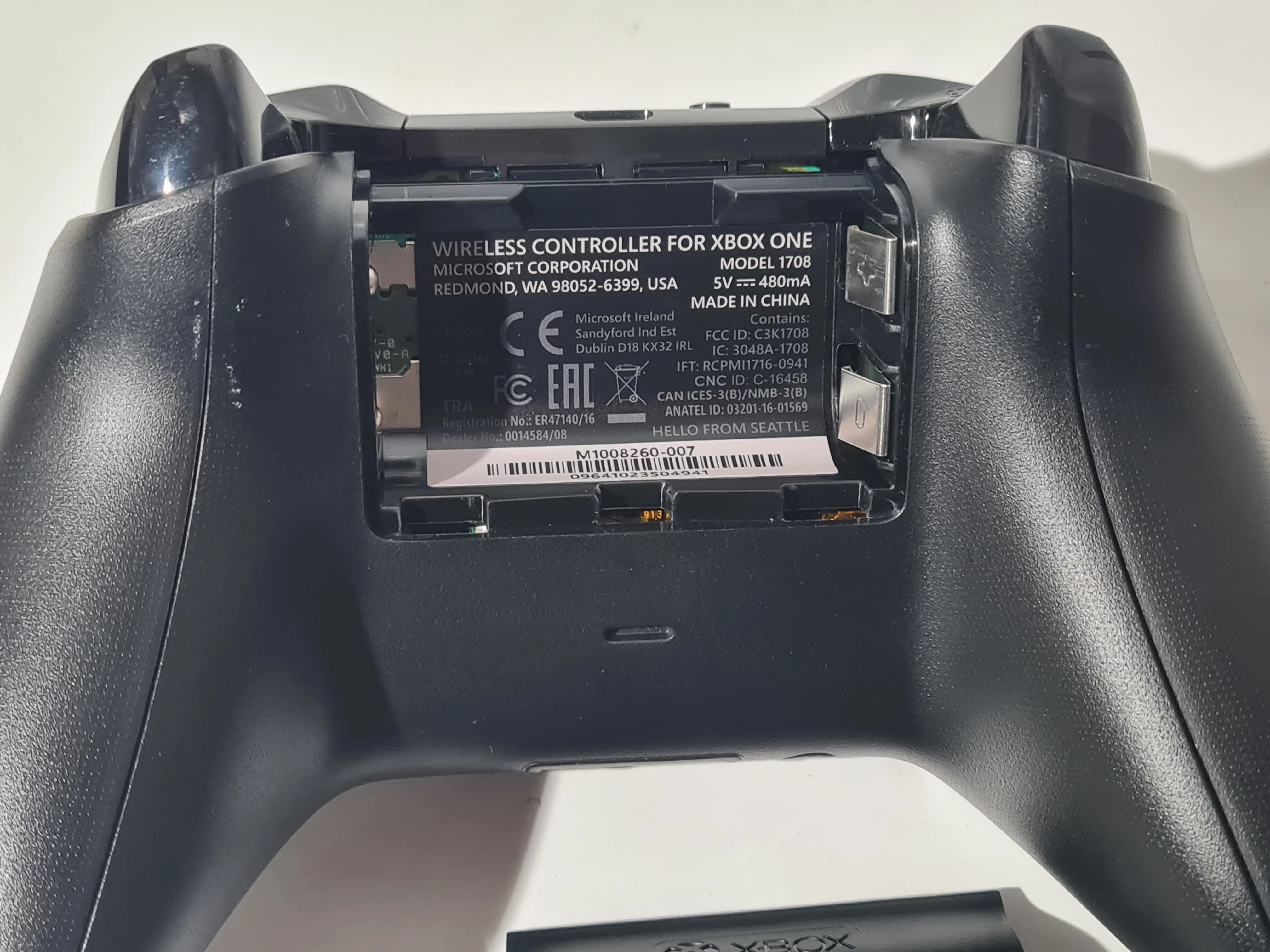 konsola-xbox-one-s-1tb-pad-kod-producenta-54678