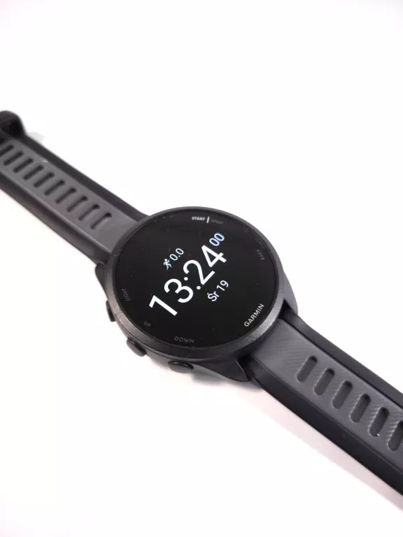 SMARTWATCH GARMIN FORERUNNER 165 GPS 43MM CZARNY KOMPLET