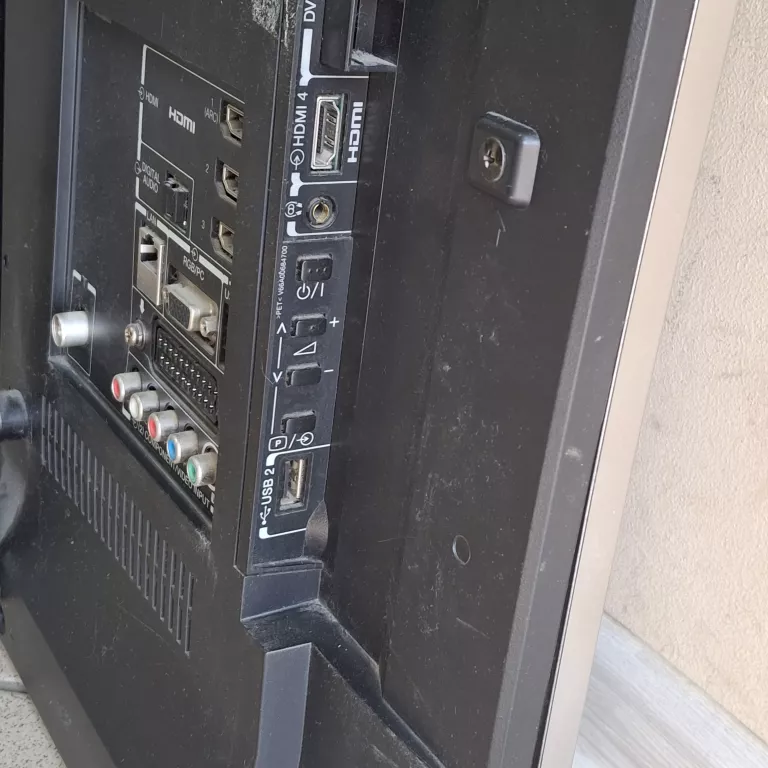 TELEWIZOR TOSHIBA 40TL938 40 CALI + PODSTAWKA + UCHWYTY DO POWIESZENIA
