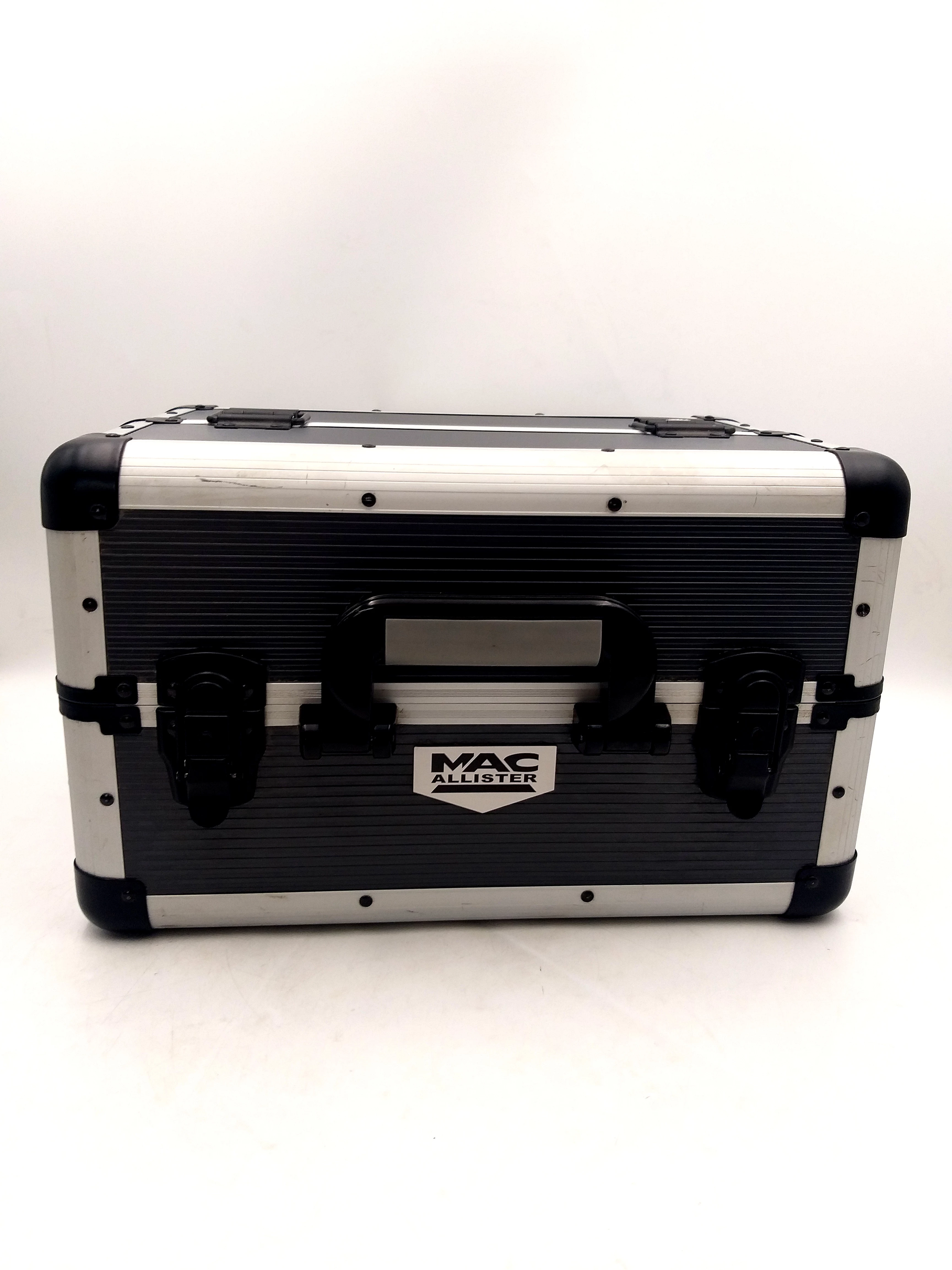 skrzynka-na-narzedzia-macallister-osiedle-wichrowe-wzgorze-paw121-poznan-ska-x