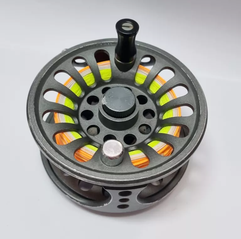 koloworotek-taimen-xv-titan-gray-kod-producenta-0101