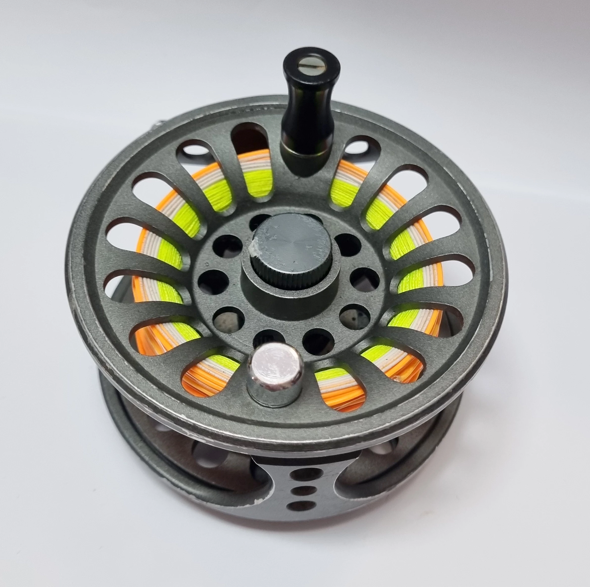 koloworotek-taimen-xv-titan-gray-kod-producenta-0101