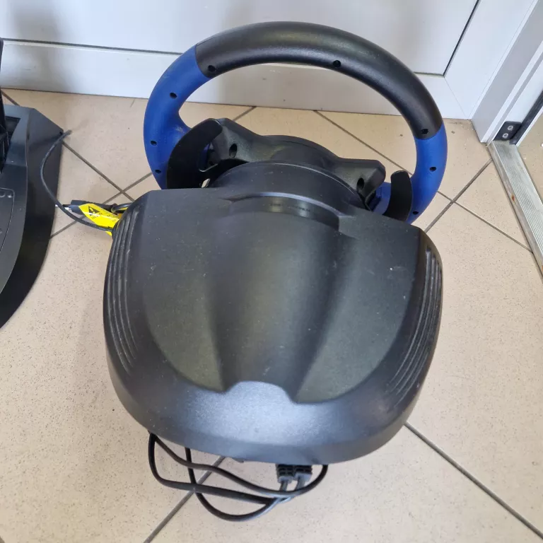 KIEROWNICA PEDAŁY THRUSTMASTER T150 PC / PS4/ PS3