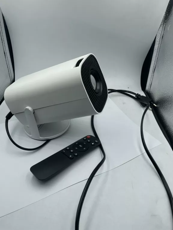 PROJEKTOR - LCD PROJECTOR AC 100-260V HY300 PRO - BIAŁY