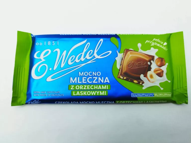 CZEKOLADA WEDEL MLECZNA Z ORZECHAMI LASKOWYMI 80G #09,2025