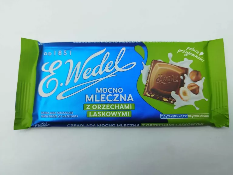 CZEKOLADA WEDEL MLECZNA Z ORZECHAMI LASKOWYMI 80G #09,2025