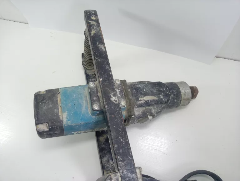 MIESZARKA MAKITA UT1600