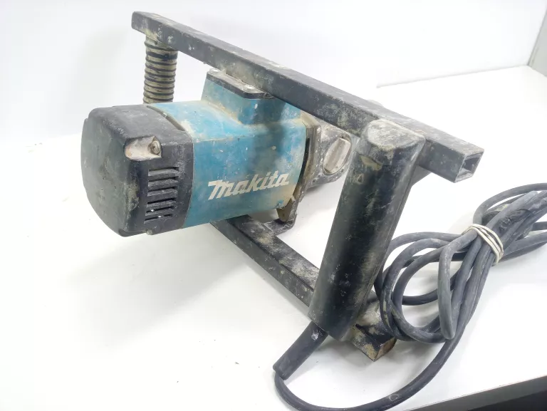 MIESZARKA MAKITA UT1600