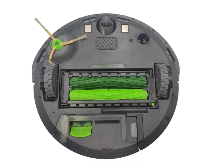 ROBOT SPRZĄTAJĄCY IROBOT ROOMBA I3 + PLUS STACJA ŁADUJĄCA
