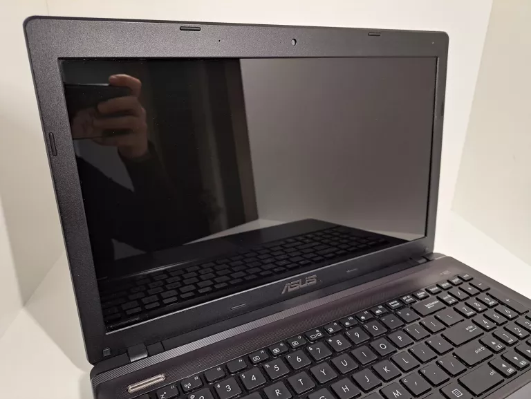 LAPTOP ASUS K55N 4GB/HDD 500GB/AMD-A8 RADEON GRAPHICS/WIN10