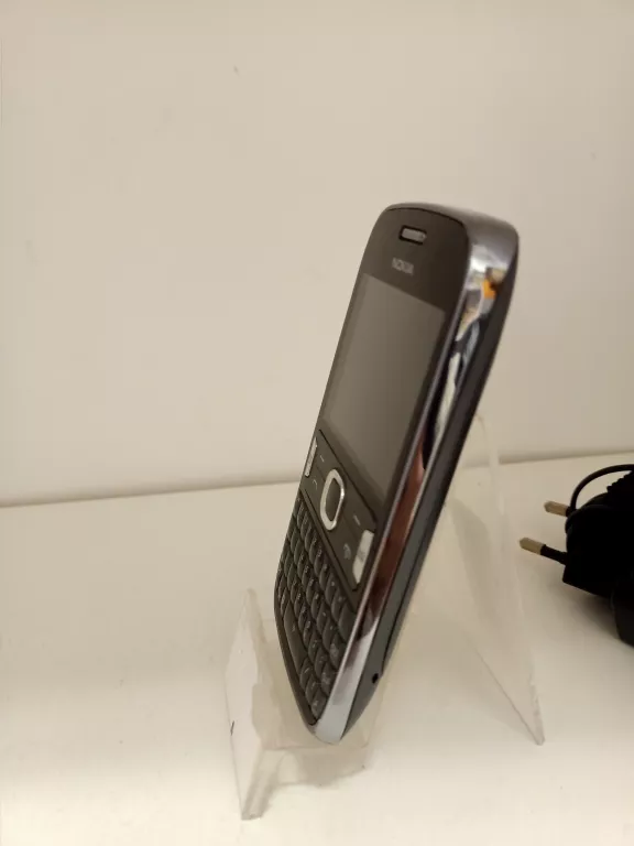 TELEFON NOKIA ASHA 302 + ŁADOWARKA