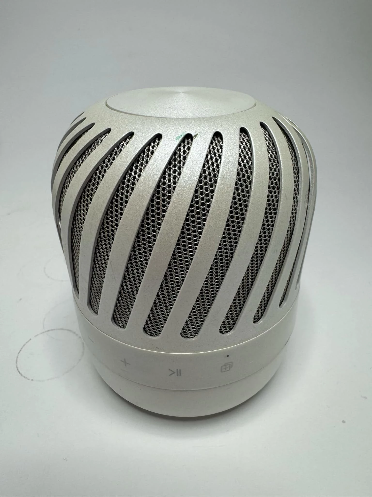 glosnik-lg-portable-speaker-pj9-stan-11323-2