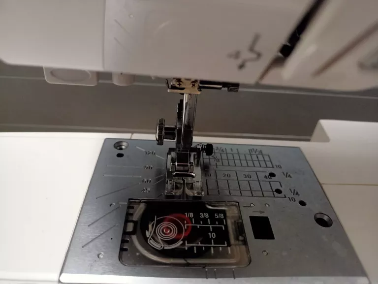 MASZYNA DO SZYCIA JANOME TXL 607