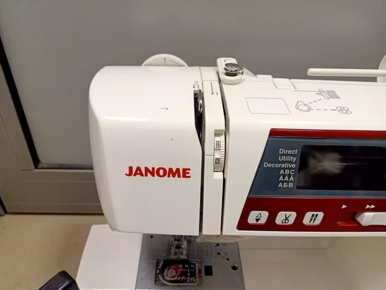 MASZYNA DO SZYCIA JANOME TXL 607