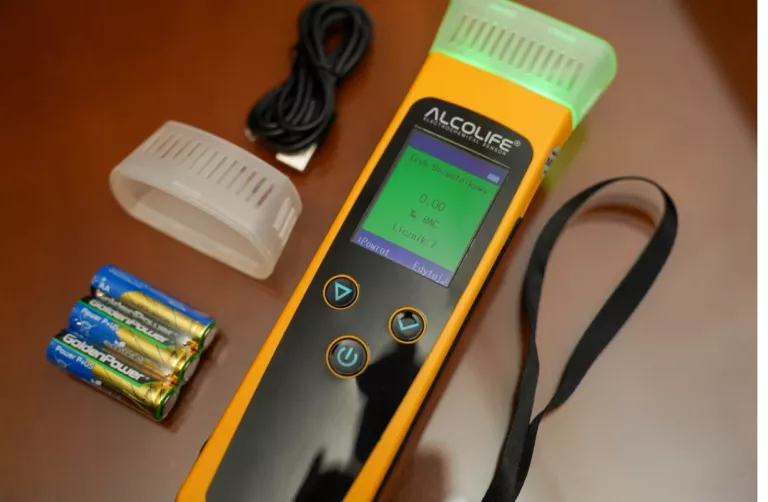 ALKOMAT ALCOLIFE F9 POMIAR USTNIKOWY / BEZUSTNIKOWY SENSOR ELEKTROCHEMICZN
