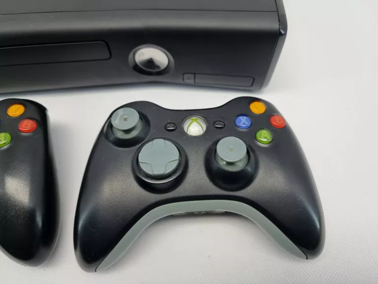 KONSOLA XBOX 360 320GB DWA PADY GRY