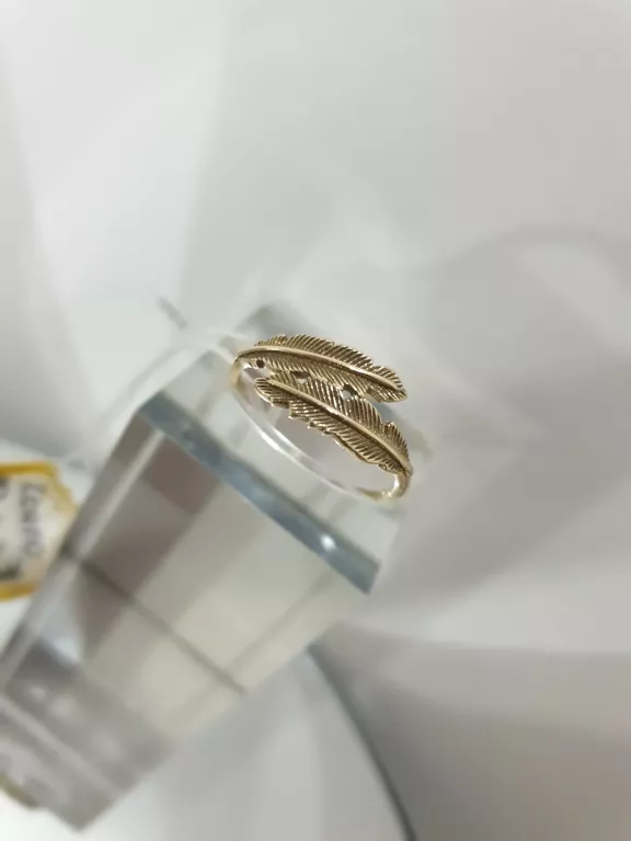 ŚLICZNY ZŁOTY PIERŚCIONEK Z MOTYWEM PIÓREK, PRÓBA 333 R. 14,5 BOHO