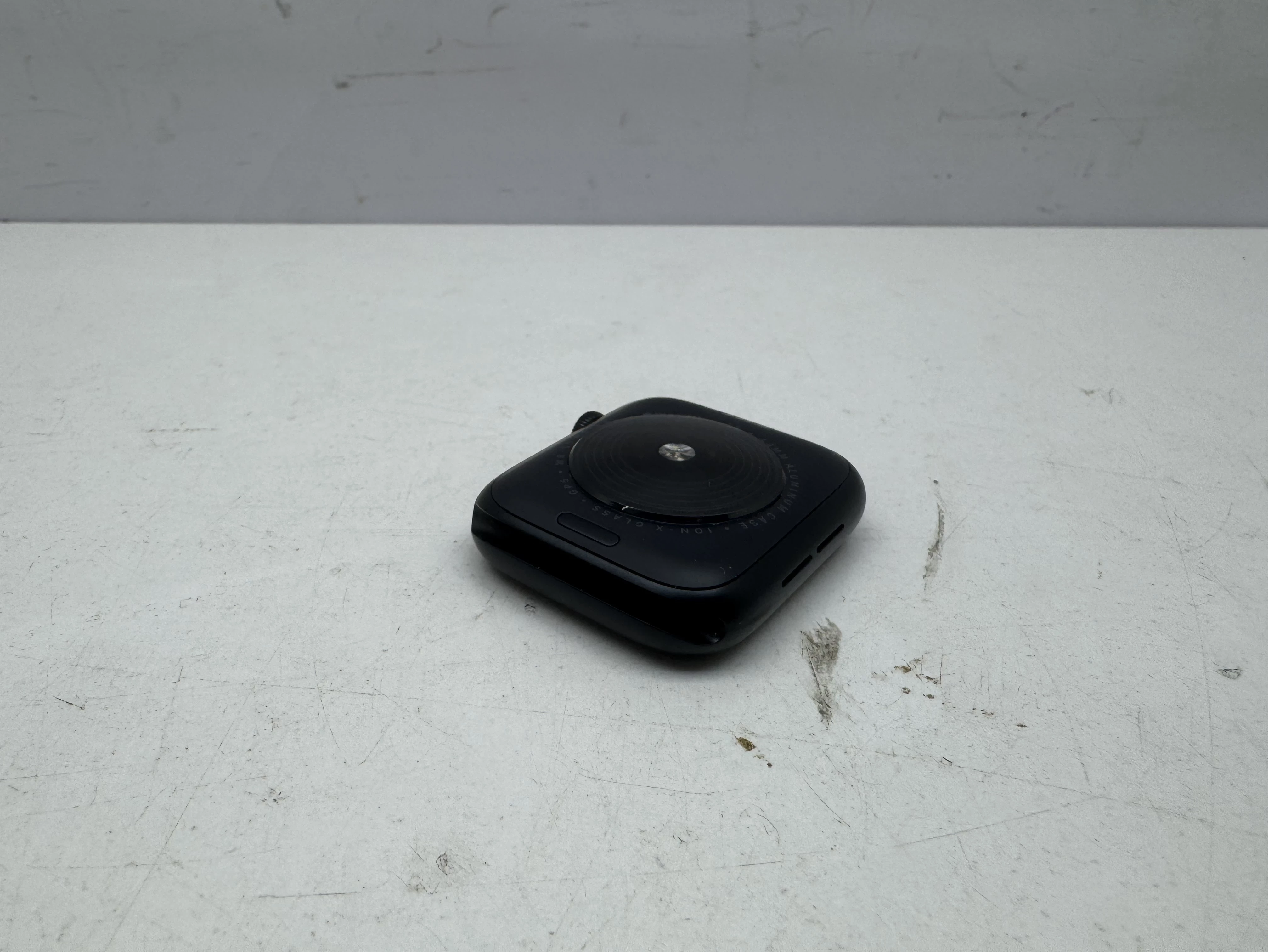 smartwatch-apple-watch-se-2nd-gen-gps-44mm-marka-130110-1017335