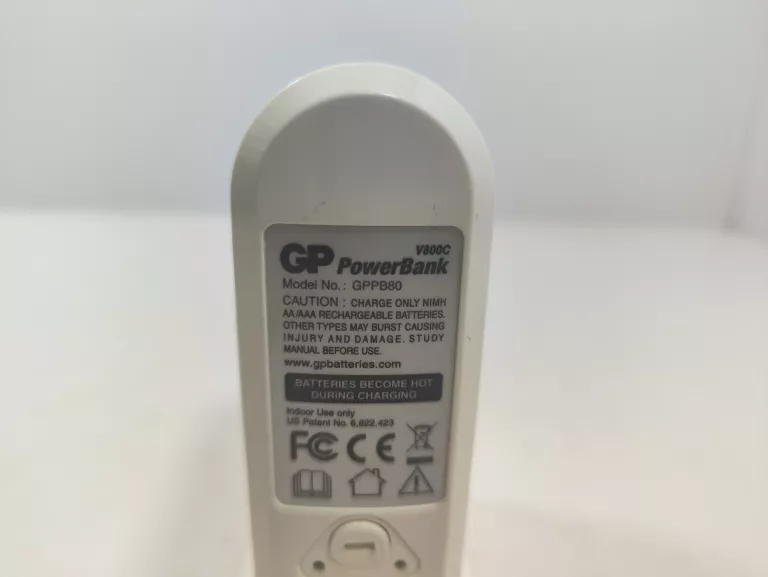 ŁADOWARKA DO BATERI GP V800C