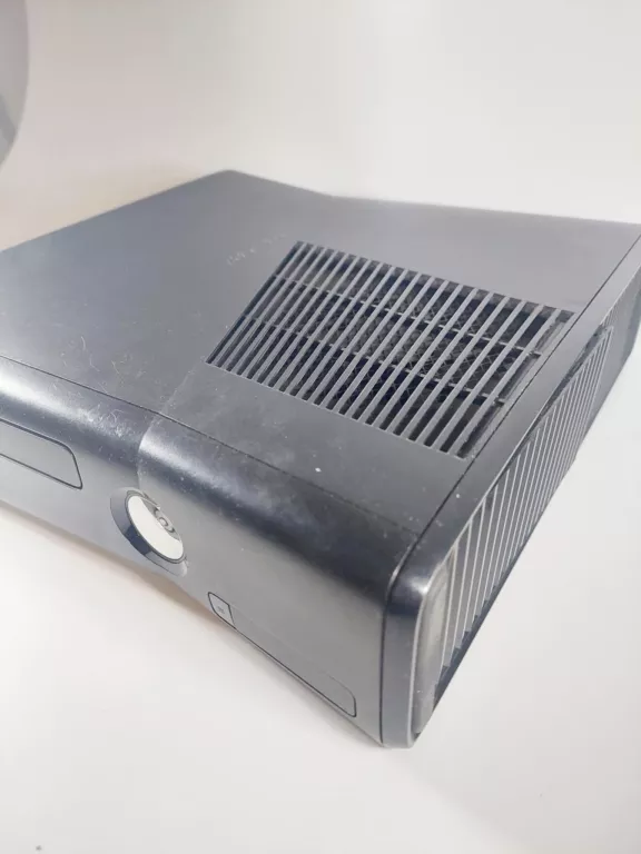 KONSOLA MICROSOFT XBOX 360 SLIM