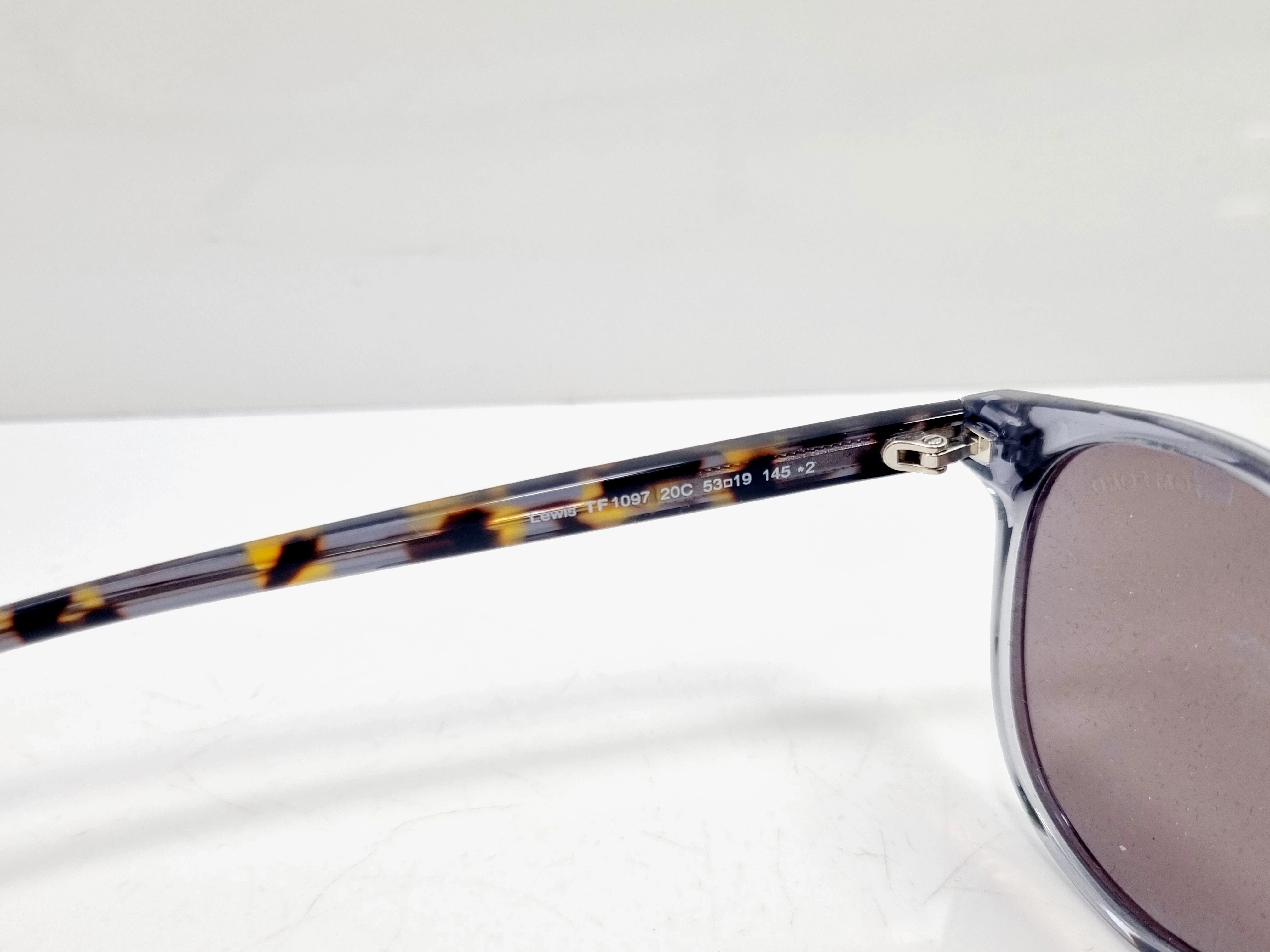 okulary-tom-ford-lewis-tf-1097-01b-ean-gtin-0889214469434