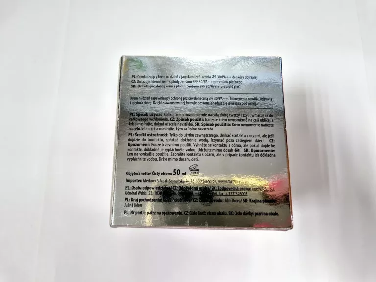KREM CLIV PREMIUM ODMŁADZAJĄCY KREM NA DZIEŃ Z JAGODAMI SPF 30