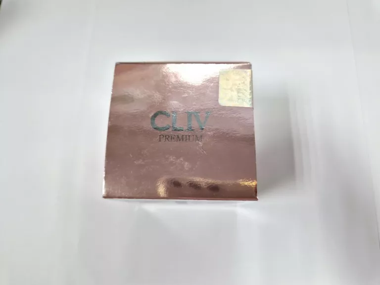 KREM CLIV PREMIUM ODMŁADZAJĄCY KREM NA DZIEŃ Z JAGODAMI SPF 30