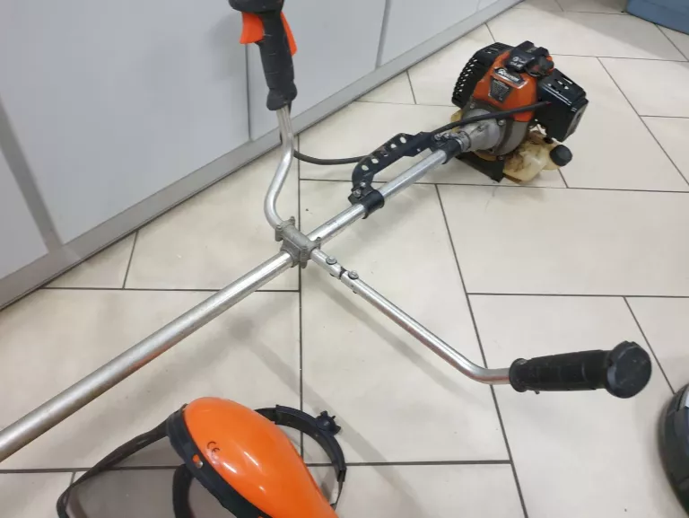 PODKASZARKA DEMON RQ580 + PRZYŁBICA I SZELKI