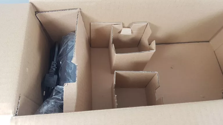 NOŻYCE OGRODOWE DO ŻYWOPŁOTU 26CM MAKITA UM110DWYX 18V G 1X 1,5AH