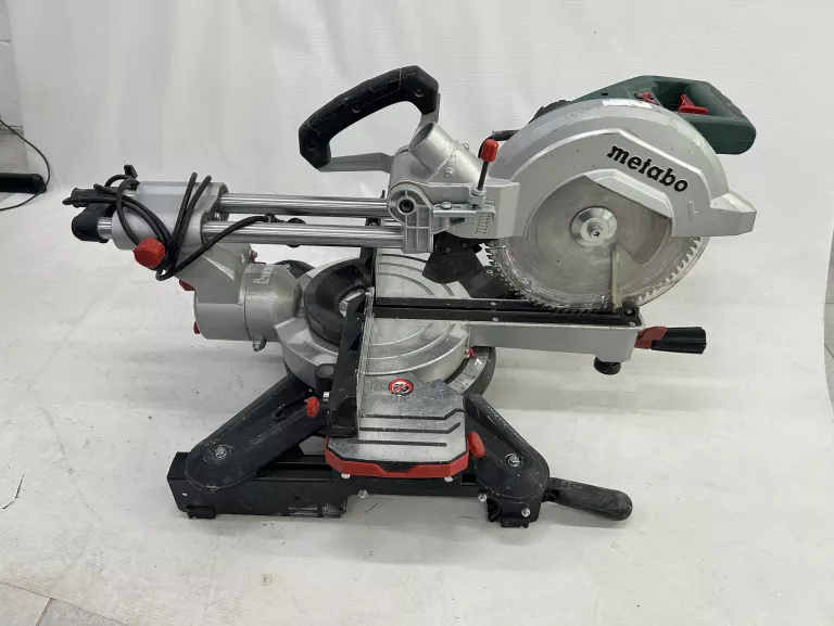 PILARKA UKOSOWA METABO KGS 254 M