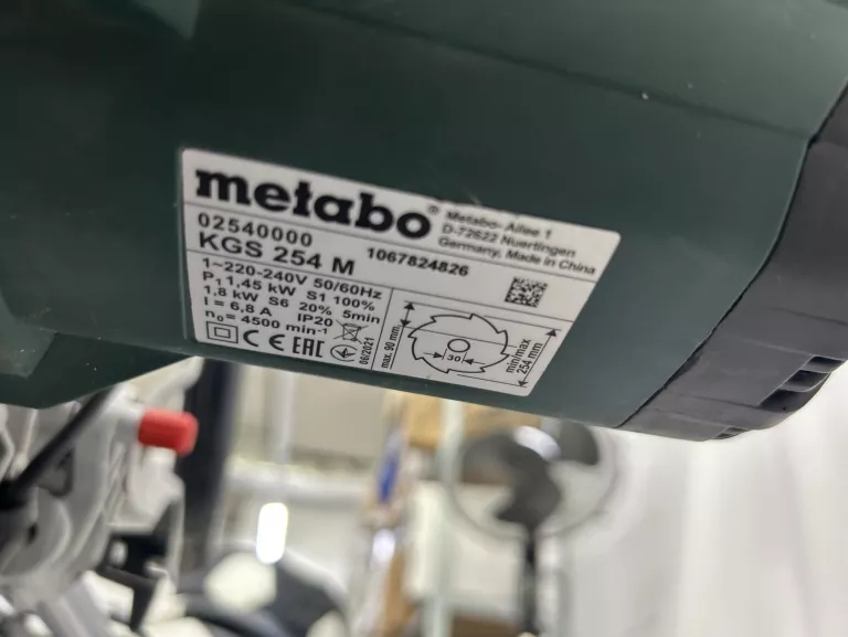 PILARKA UKOSOWA METABO KGS 254 M