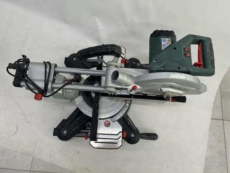 PILARKA UKOSOWA METABO KGS 254 M