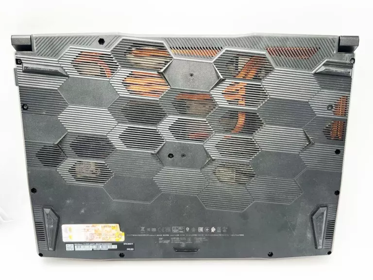 LAPTOP MSI BRAVO 15 C7VF RTX4060 + ŁADOWARKA/RYZEN 7/1000 GB/16 GB RAM