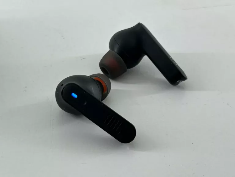 SŁUCHAWKI JBL TUNE 235 NC KOMPLET