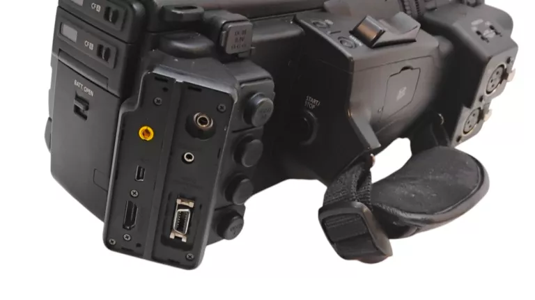 KAMERA CYFROWA CANON XF305E W KOMPLETNYM ZESTAWIE OKAZJA!