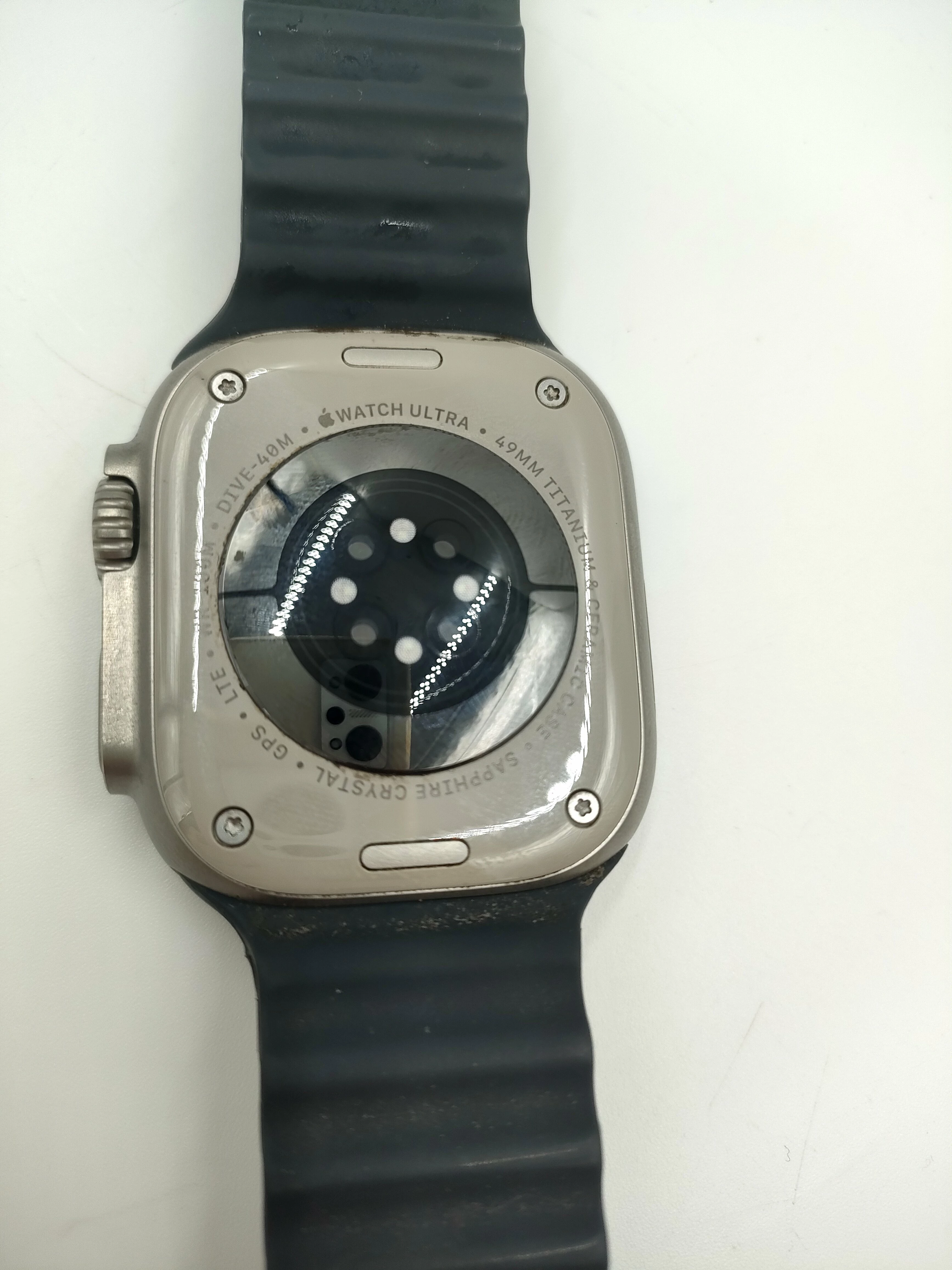 applewatch-ultra-49-mm-titanium-opis-kolor-249512-1647422