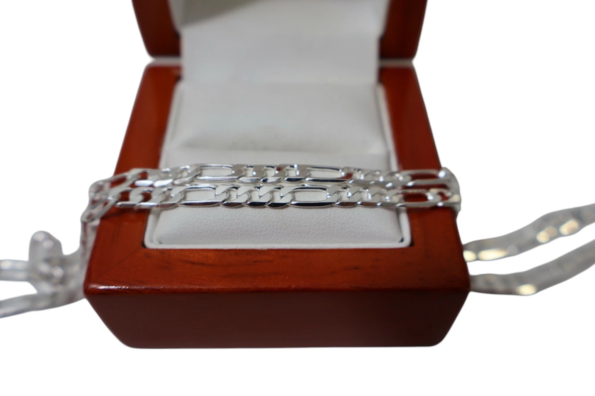 sliczny-srebrny-lancuszek-wzor-figaro-dlugosc-calkowita-5400