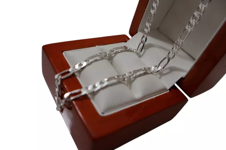 sliczny-srebrny-lancuszek-wzor-figaro-rodzaj-2205-2