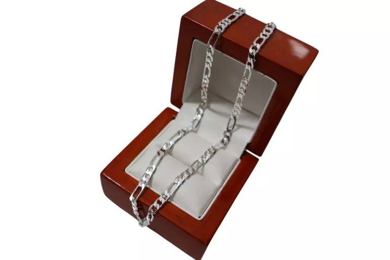 sliczny-srebrny-lancuszek-wzor-figaro-motyw-129129-1925373